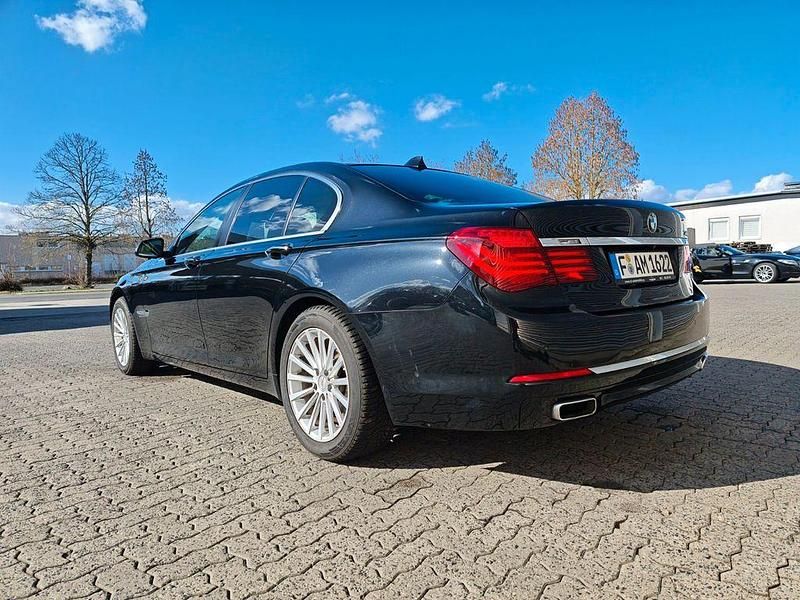 Gebraucht BMW 740 Performance 313 PS (230 kW) 2014 Schwarz Limousine