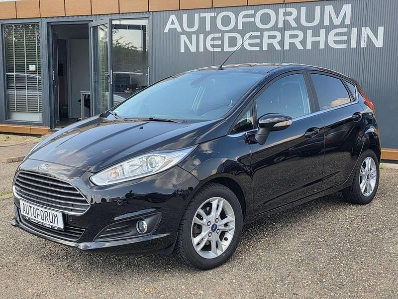 Gebraucht Ford Fiesta Titanium 125 PS (91 kW) 2017 Iridiumschwarz metallic Limousine