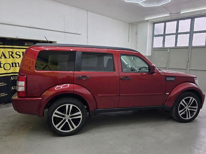 Gebraucht Dodge Nitro SXT 177 PS (130 kW) 2010 Rot SUV