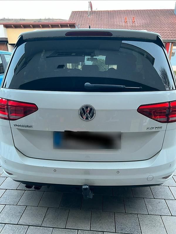 Usata VW Touran 150 CV (110 kW) 2017 Bianco Monovolume