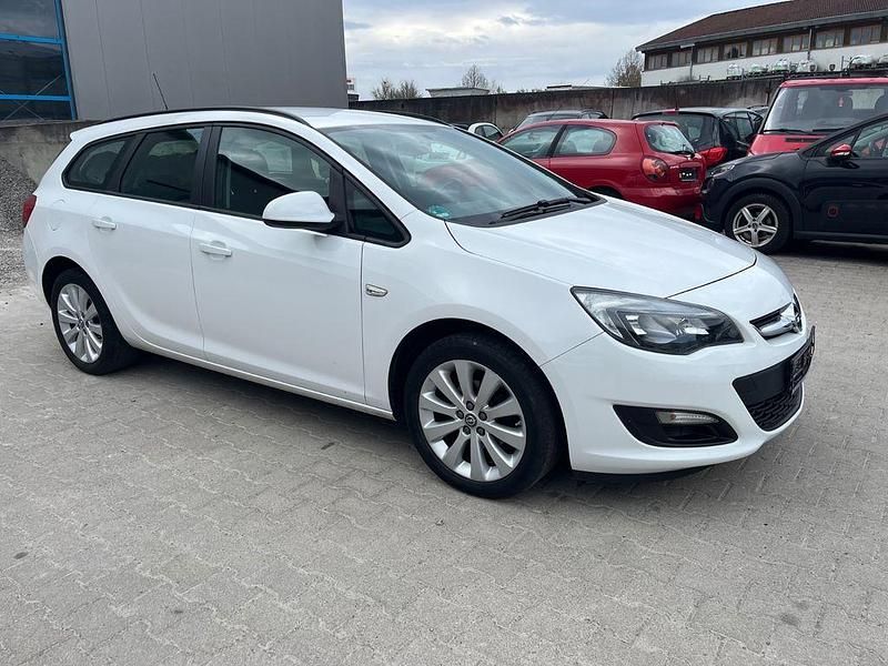Gebraucht Opel Astra Style 116 PS (85 kW) 2015 Weiß Kombi