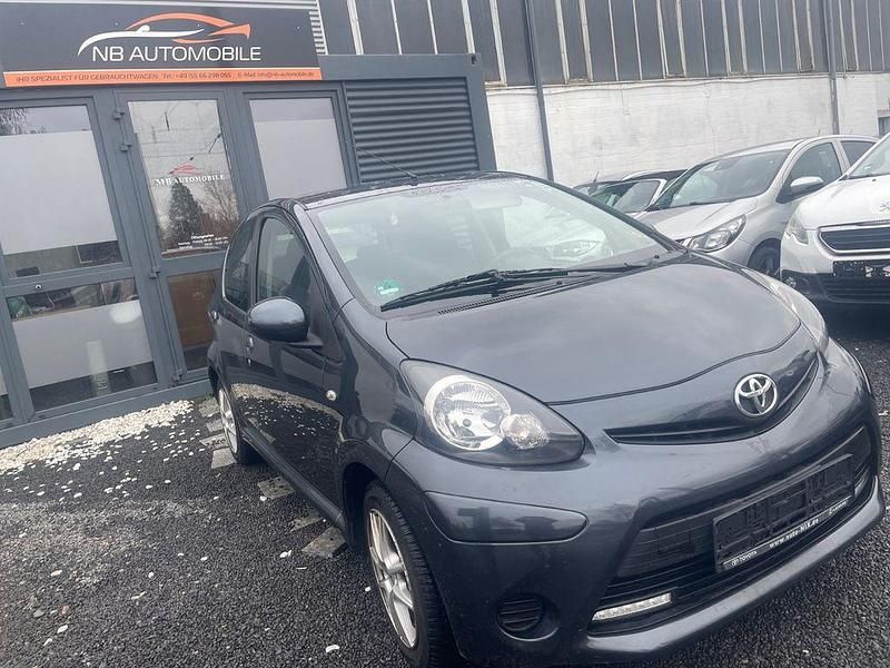 Gebraucht Toyota Aygo Cool 68 PS (50 kW) 2013 Grau Kleinwagen