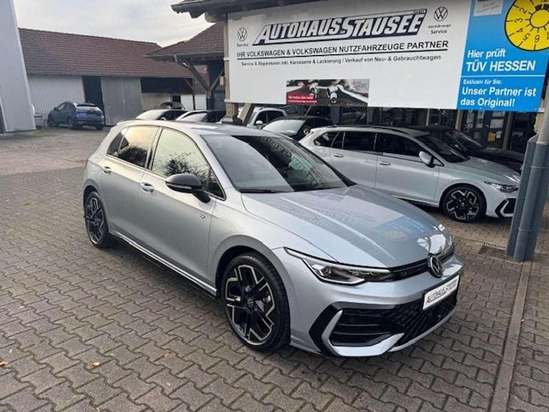 Gebraucht VW Golf VIII R-line 150 PS (110 kW) 2025 Oyster silver metallic Limousine