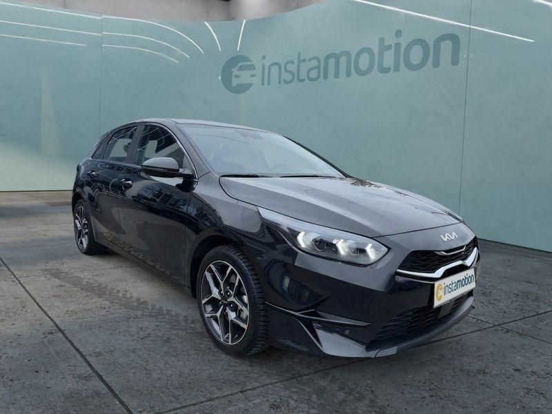 Schwarz Gebraucht 2023 Kia Ceed Spirit Limousine | 26.288 € (Etwas zu teuer) - Bild 1/4