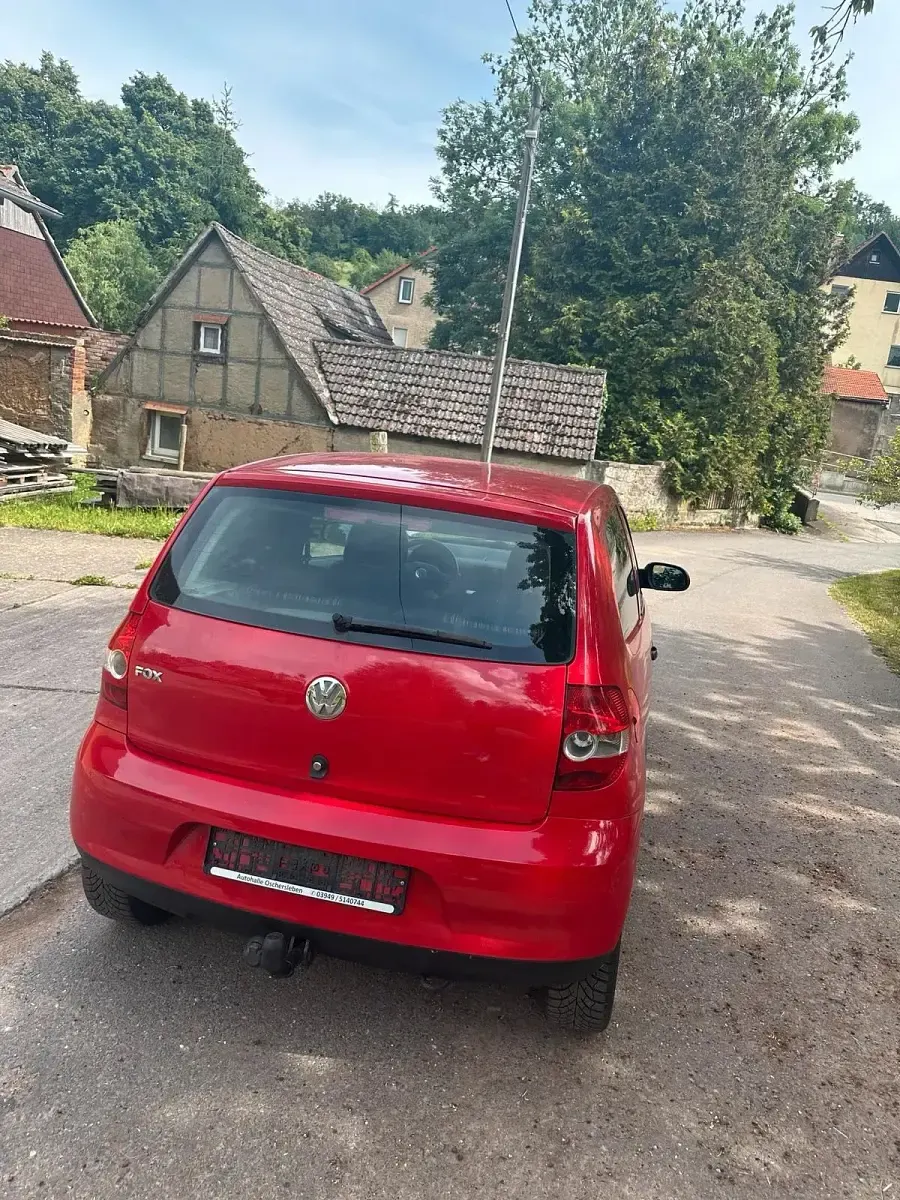 Gebraucht VW Fox 54 PS (39 kW) 2006 Rot Kleinwagen