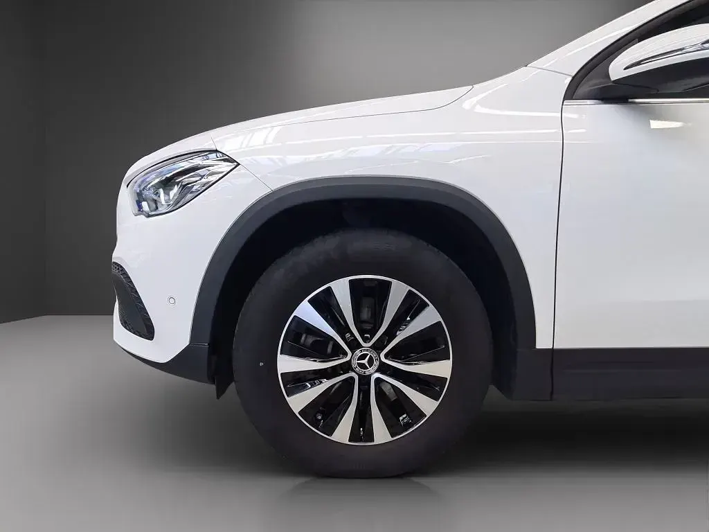 Gebraucht Mercedes GLA250 Style 218 PS (160 kW) 2022 Weiß SUV