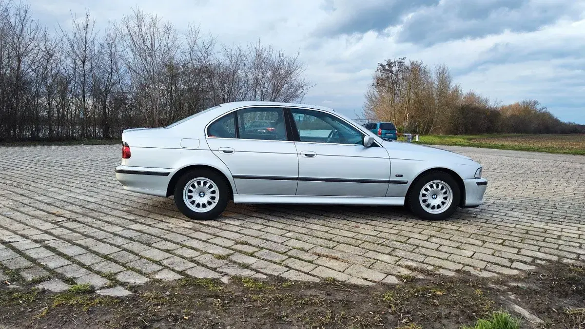Second-hand BMW 520 150 CP (110 kW) 1999 Argintiu Berlinǎ