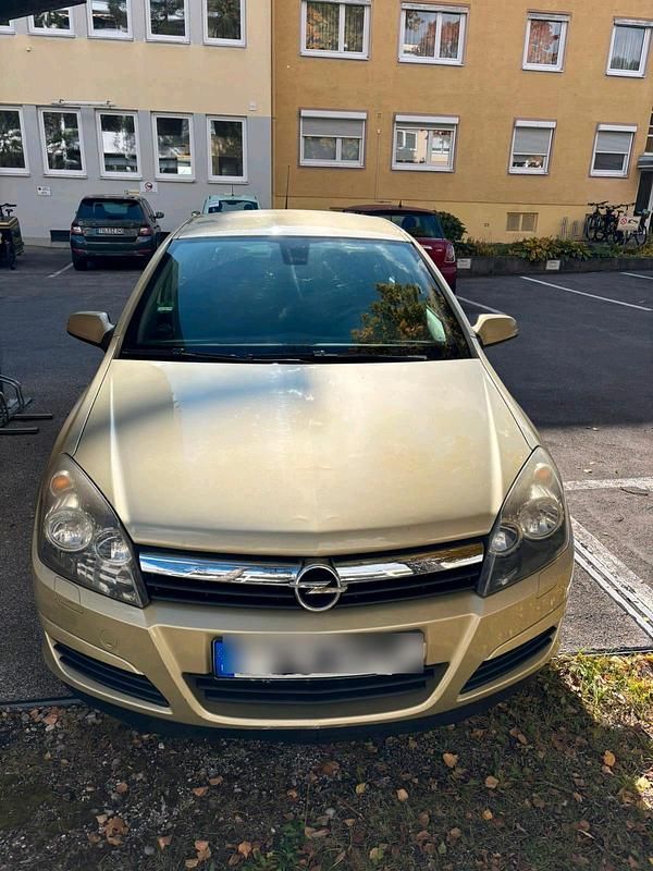 Gelb Gebraucht 2005 Opel Astra Kleinwagen | 2.350 € (Fairer Preis) - Bild 1/4