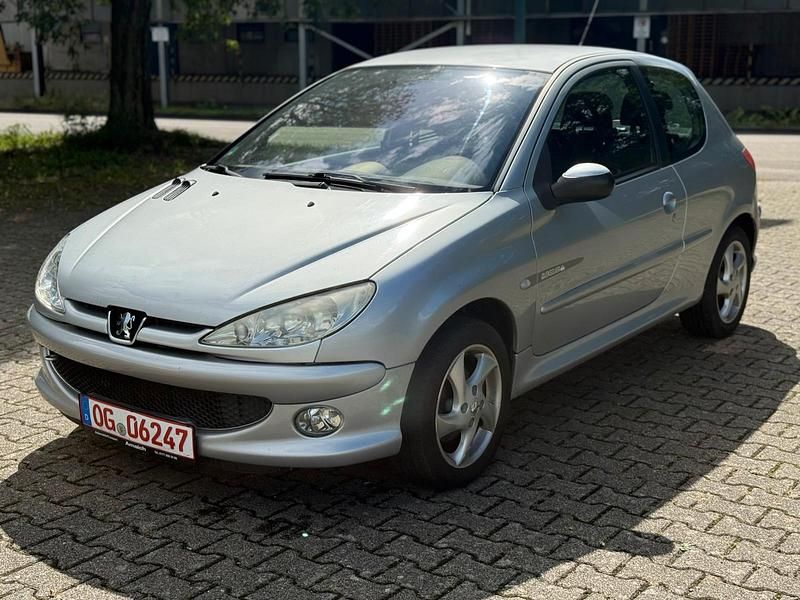 Silber Gebraucht 2003 Peugeot 206 Kleinwagen | 599 € (Fairer Preis) - Bild 1/4