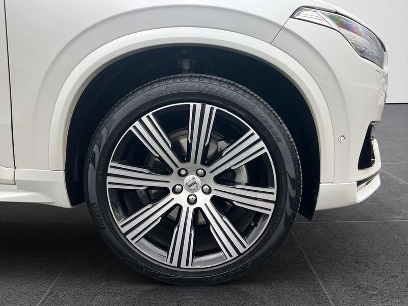 Gebraucht Volvo XC90 Plus 235 PS (172 kW) 2023 Crystal white (metallic) SUV