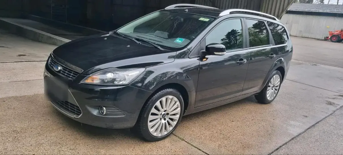 Usata Ford Focus 110 CV (80 kW) 2010 Nero Station wagon
