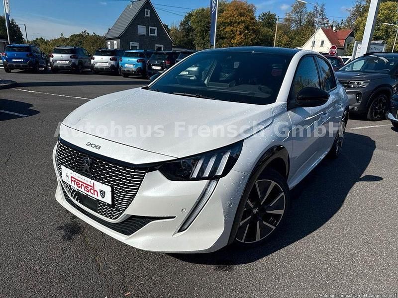 Weiß Gebraucht 2021 Peugeot e-208 GT Kleinwagen | 14.990 € (Guter Preis) - Bild 1/4