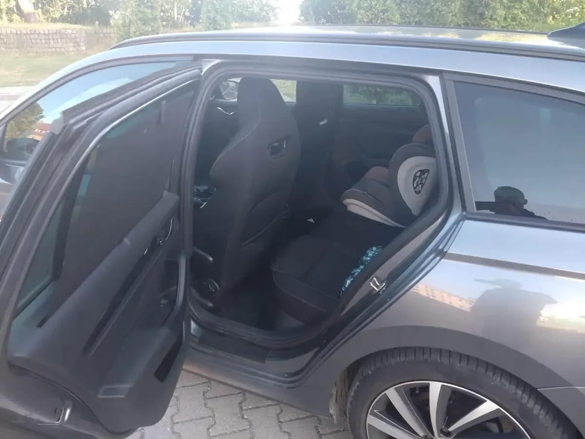 Gebraucht Skoda Octavia SportLine 150 PS (110 kW) 2023 Grau Kombi