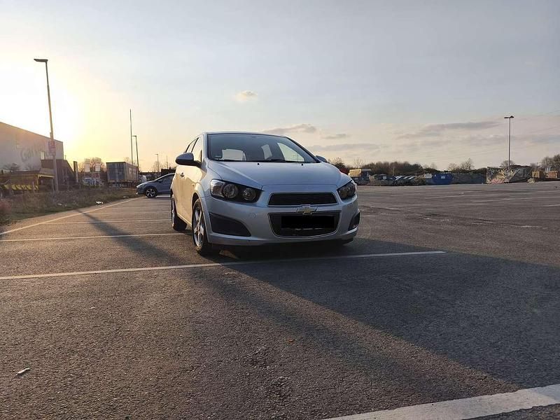 Gebraucht Chevrolet Aveo LT 86 PS (63 kW) 2011 Silber Limousine