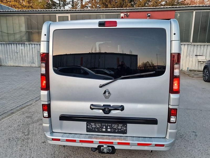 Gebraucht Renault Trafic 150 PS (110 kW) 2024 Silber Van / Kleinbus
