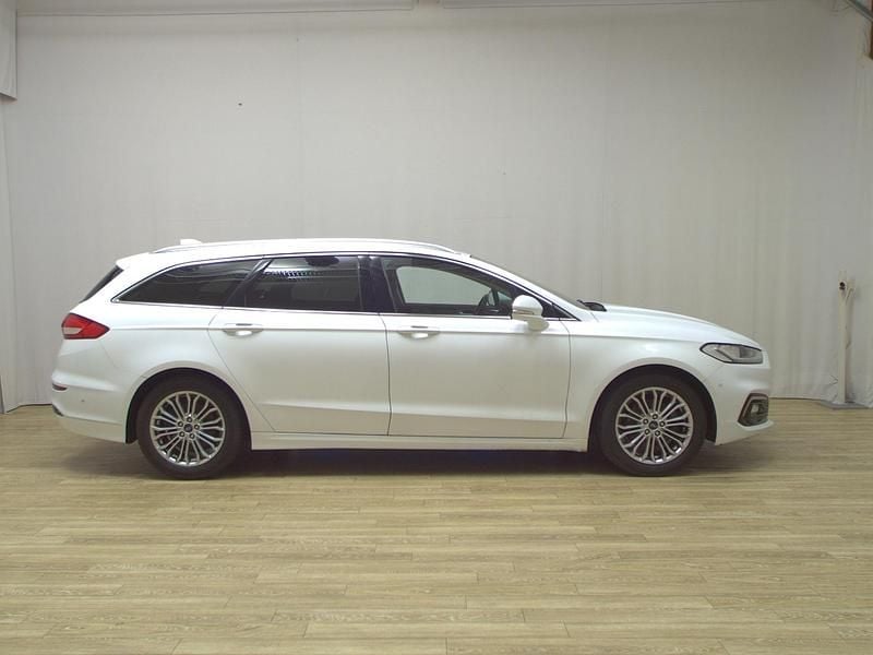 Weiss Gebraucht 2020 Ford Mondeo Titanium Kombi | 8.950 € (Superpreis) - Bild 1/4