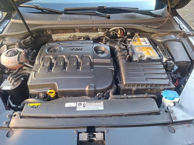 Gebraucht VW Passat Pro 190 PS (139 kW) 2019 Grau Kombi