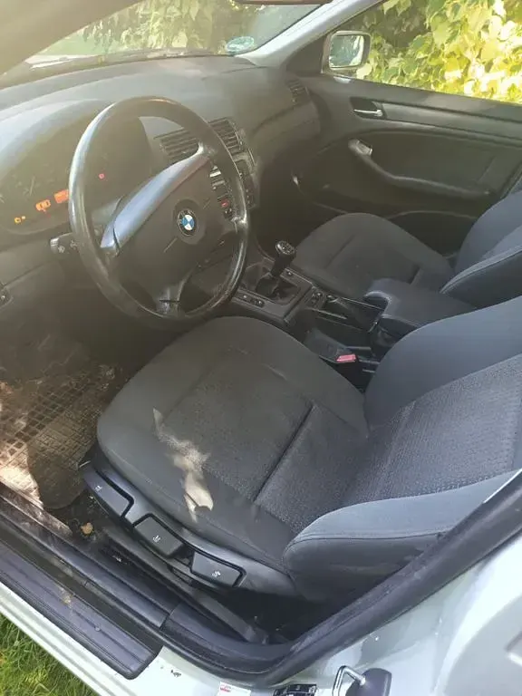 Gebraucht BMW 318 143 PS (105 kW) 2002 Silber Kombi