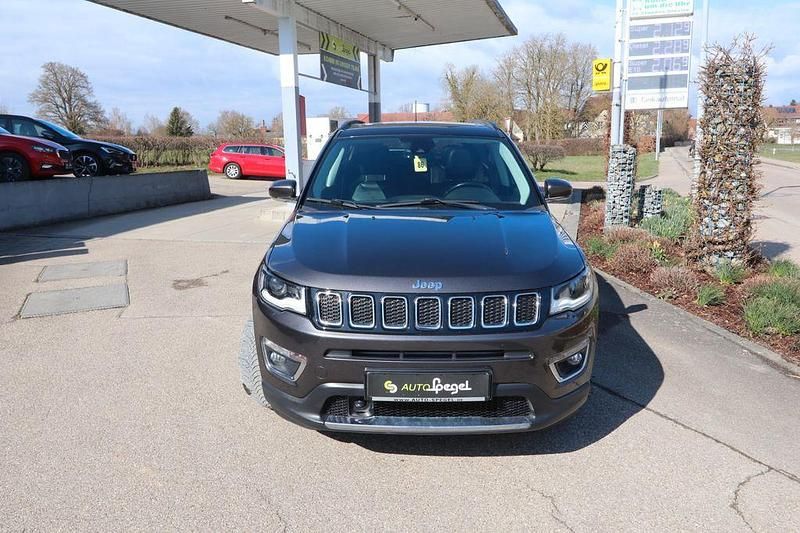 Gebraucht Jeep Compass Limited 140 PS (102 kW) 2017 Grau SUV