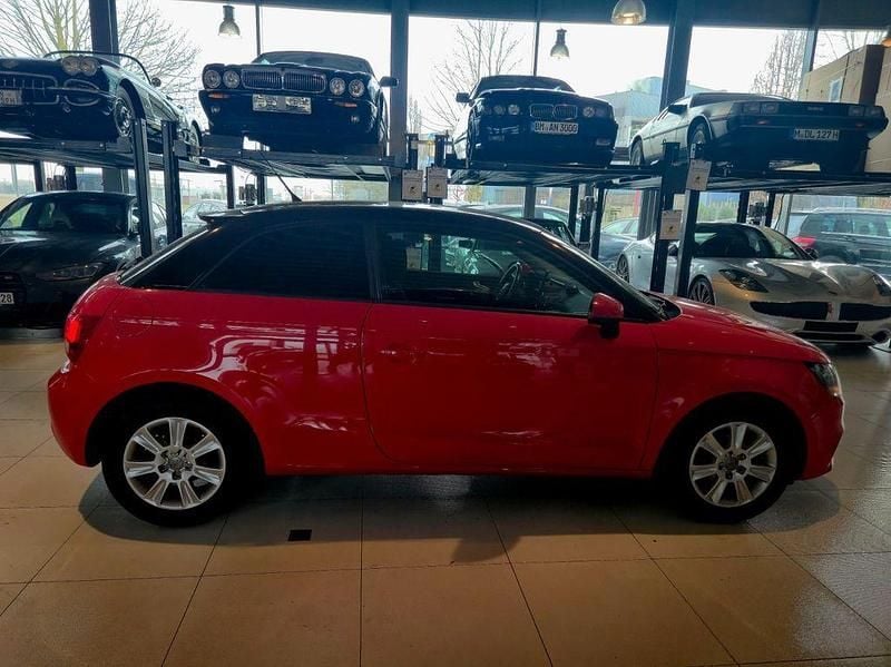 Gebraucht Audi A1 Attraction 86 PS (63 kW) 2011 Rot Kleinwagen
