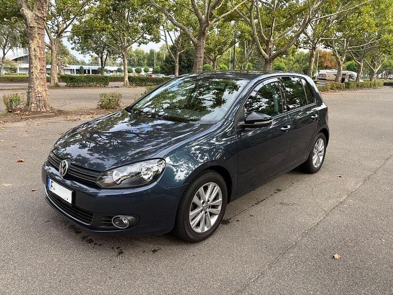 Grau Gebraucht 2011 VW Golf VI Style Limousine | 4.900 € (Guter Preis) - Bild 1/4