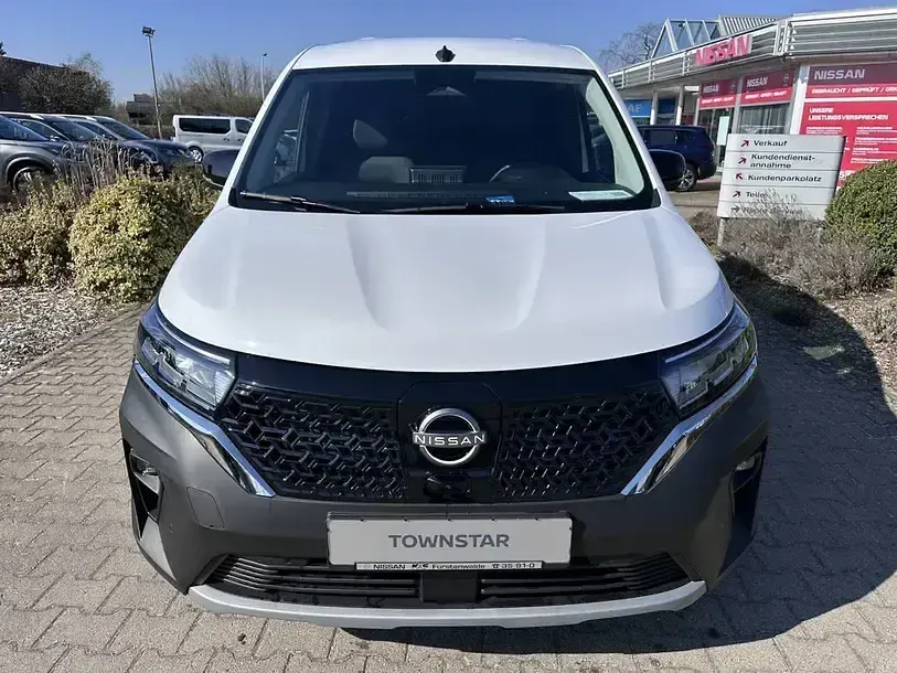 Gebraucht Nissan Townstar N-Connecta 89 kW (122 PS) 2022 Weiss / mineral white Van