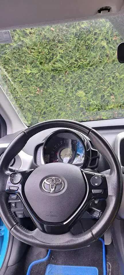 Gebraucht Toyota Aygo X-play 69 PS (50 kW) 2018 Blau Kleinwagen