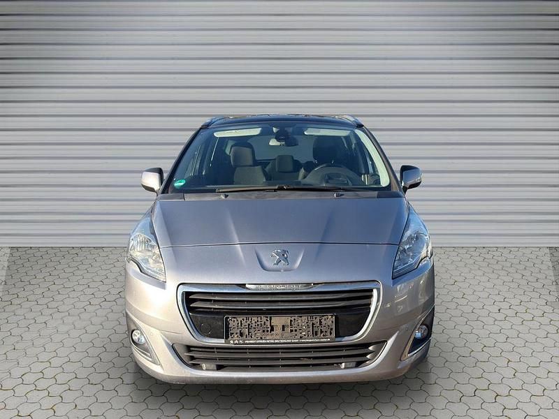 Gebraucht Peugeot 5008 Allure 150 PS (110 kW) 2016 Grau Van / Kleinbus
