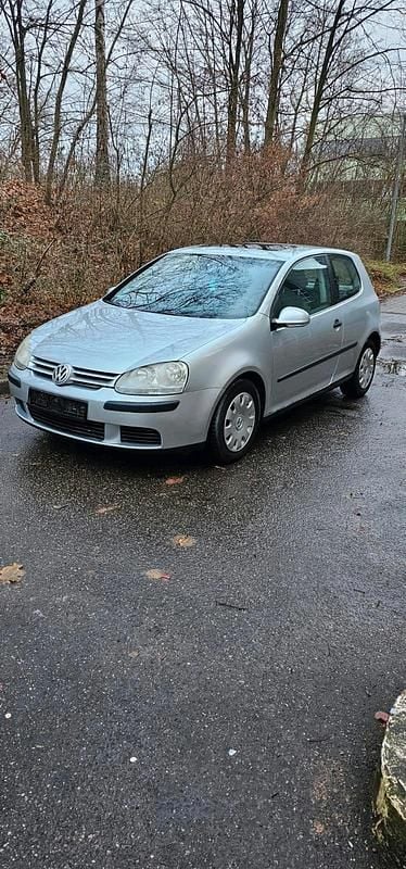 Grau Gebraucht 2004 VW Golf Limousine | 999 € (Superpreis) - Bild 1/4