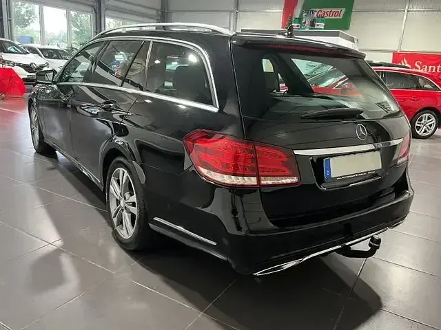 Second-hand Mercedes E250 211 CP (155 kW) 2013 Negru Berlinǎ