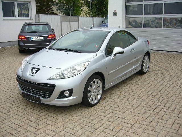 Grau metallic Gebraucht 2011 Peugeot 207 CC Platinum Cabrio | 6.785 € (Teuer) - Bild 1/4