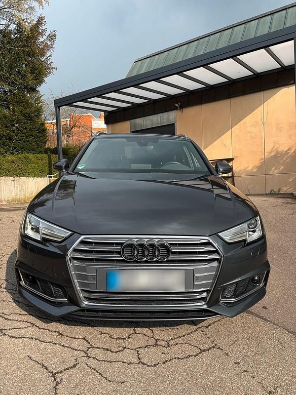 Gebraucht Audi A4 S-Line 190 PS (139 kW) 2019 Grau Kombi
