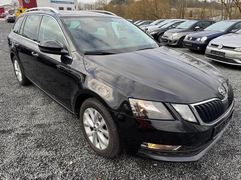 Schwarz Gebraucht 2020 Skoda Octavia Ambition Kombi | 14.990 € (Etwas zu teuer) - Bild 1/4