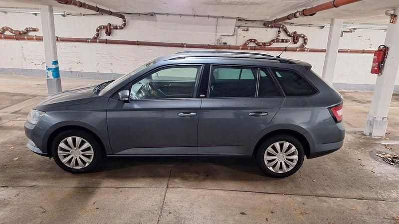 Gebraucht Skoda Fabia 110 PS (80 kW) 2015 Grau Kombi