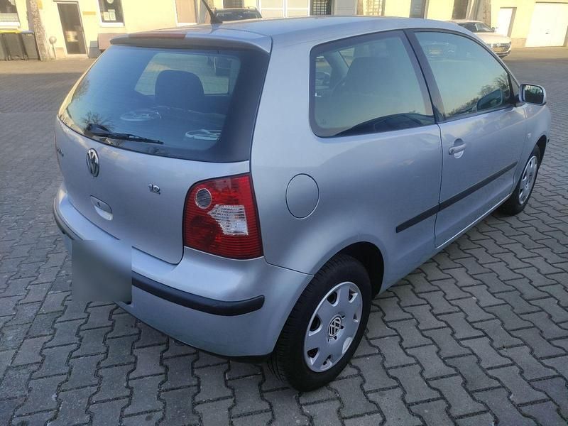 Gebraucht VW Polo Basis 64 PS (47 kW) 2002 Silber Limousine