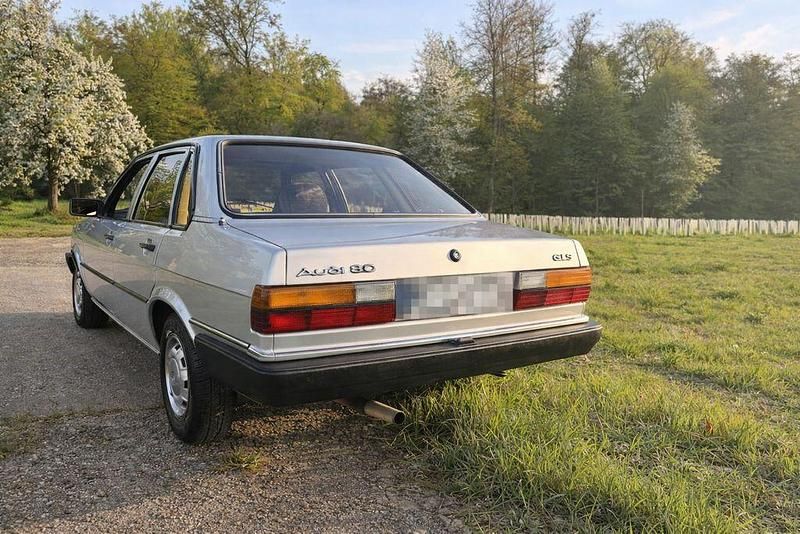 Second-hand Audi 80 86 CP (63 kW) 1981 Argintiu Berlinǎ