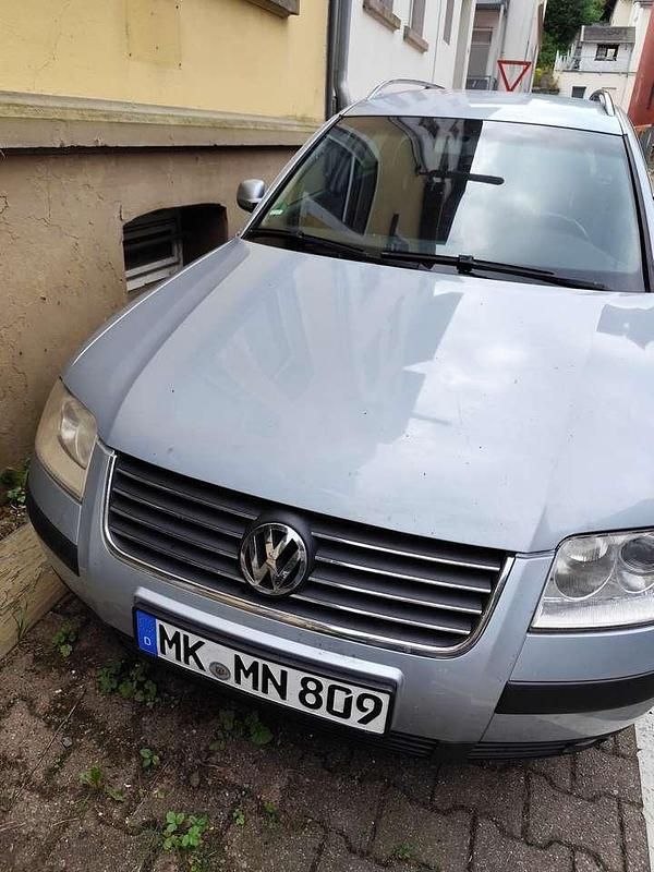 Blau Gebraucht 2003 VW Passat Trendline Kombi | 750 € (Superpreis) - Bild 1/4