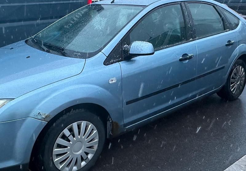 Gebraucht Ford Focus 101 PS (74 kW) 2006 Blau Limousine