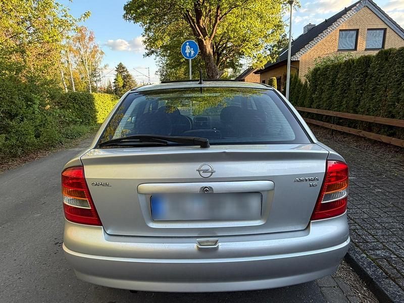Second-hand Opel Astra 75 CP (55 kW) 1998 Berlinǎ