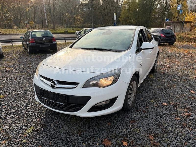 Weiß Gebraucht 2014 Opel Astra Limousine | 3.990 € (Guter Preis) - Bild 1/4
