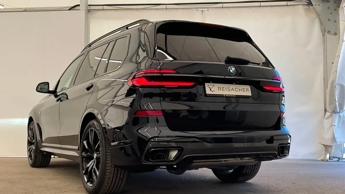 Neu BMW X7 Efficient Dynamics 352 PS (258 kW) 2026 Carbonschwarz metallic SUV