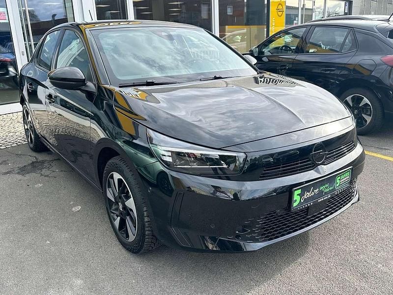 Gebraucht Opel Corsa-e 100 kW (136 PS) 2023 Lackierung schwarz perla nera/typ a Kleinwagen