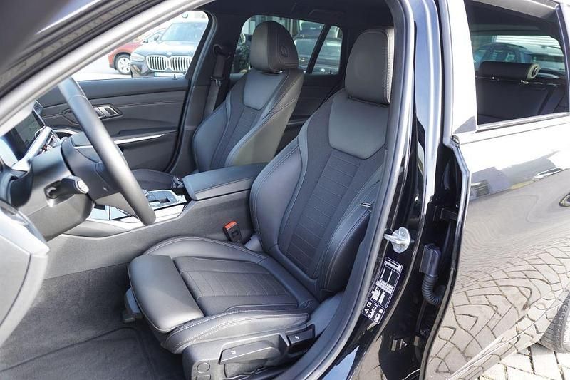 Gebraucht BMW 330 Sport Line 258 PS (189 kW) 2022 Schwarz ii Kombi