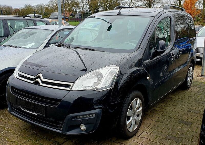 Schwarz Gebraucht 2016 Citroën Berlingo Shine Van / Kleinbus | 6.910 € (Superpreis) - Bild 1/4