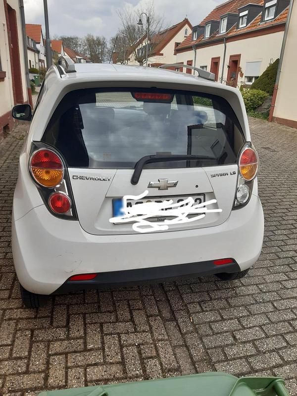 Gebraucht Chevrolet Spark LS 82 PS (60 kW) 2012 Weiß Kleinwagen