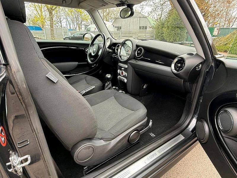 Usata Mini Cooper 120 CV (88 kW) 2007 Nero Utilitaria
