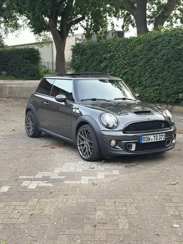 Grau Gebraucht 2011 Mini Cooper S Kleinwagen | 8.999 € (Fairer Preis) - Bild 1/4