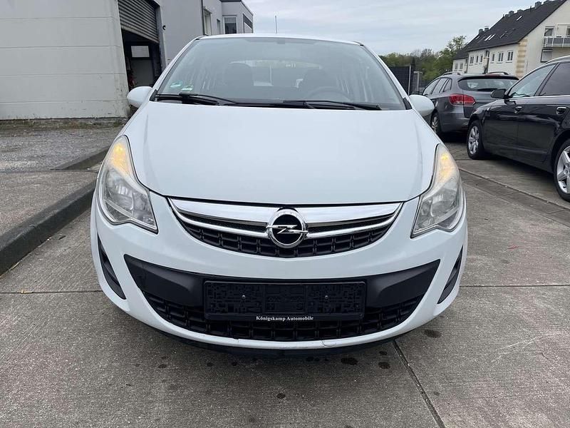 Gebraucht Opel Corsa Selection 69 PS (50 kW) 2012 Casabl/arctic/eisweiss/kaolin Kleinwagen