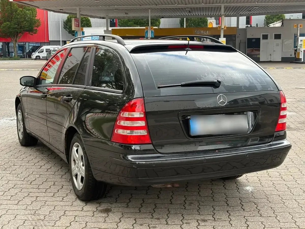 Gebraucht Mercedes C180 143 PS (105 kW) 2003 Schwarz Kombi