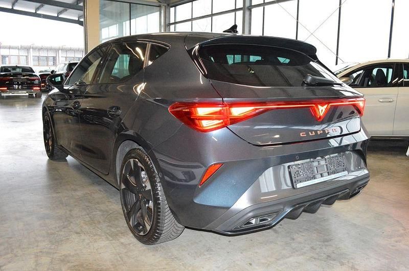 Gebraucht Cupra Leon 150 PS (110 kW) 2025 Grau Limousine